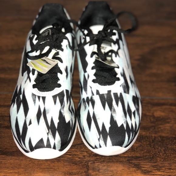 Nike Shoes - Women Nike training shoe